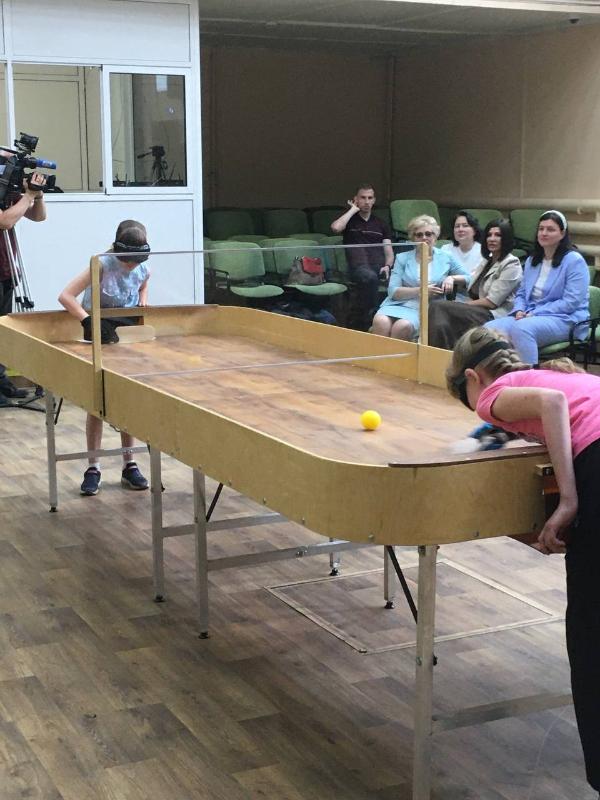 В Челябинске прошли соревнования по настольному теннису для слепых