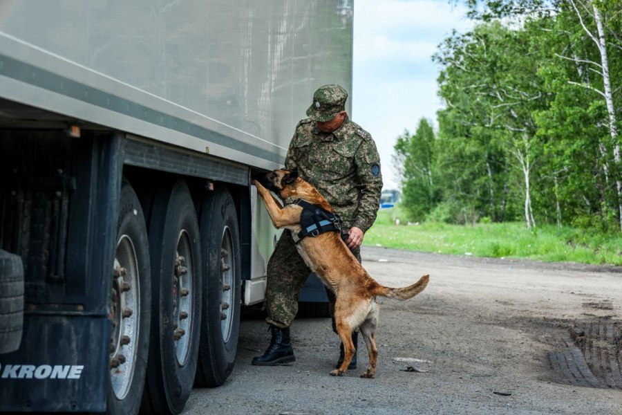 Фуру с 15 тоннами пива не пропустили в Челябинскую область*1