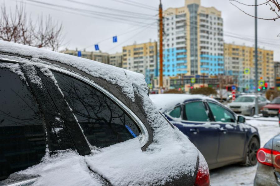 Челябинцев призывают не выезжать на федеральные трассы из-за снегопада*1