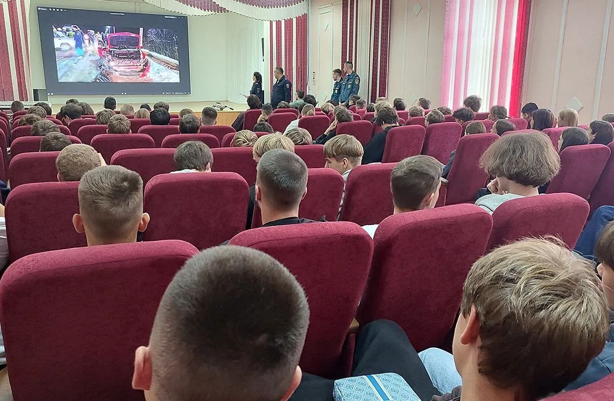 Студенты Златоуста вместо лекции попали на страшный нон-стоп показ от ГАИ*