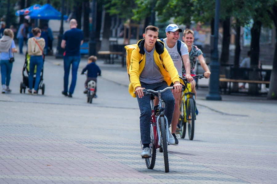 Илья Варламов раскритиковал велодорожки в Челябинске*1