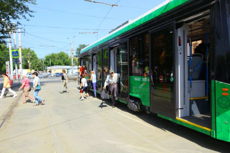 Два новых трамвая столкнулись у вокзала в Челябинске*1