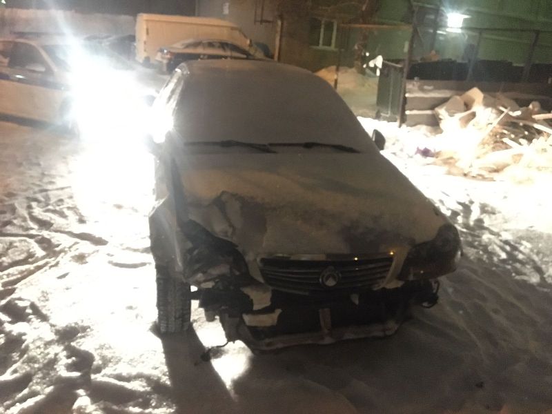 В Магнитогорске водителя, протаранившего пять машин, нашли по осколкам бампера