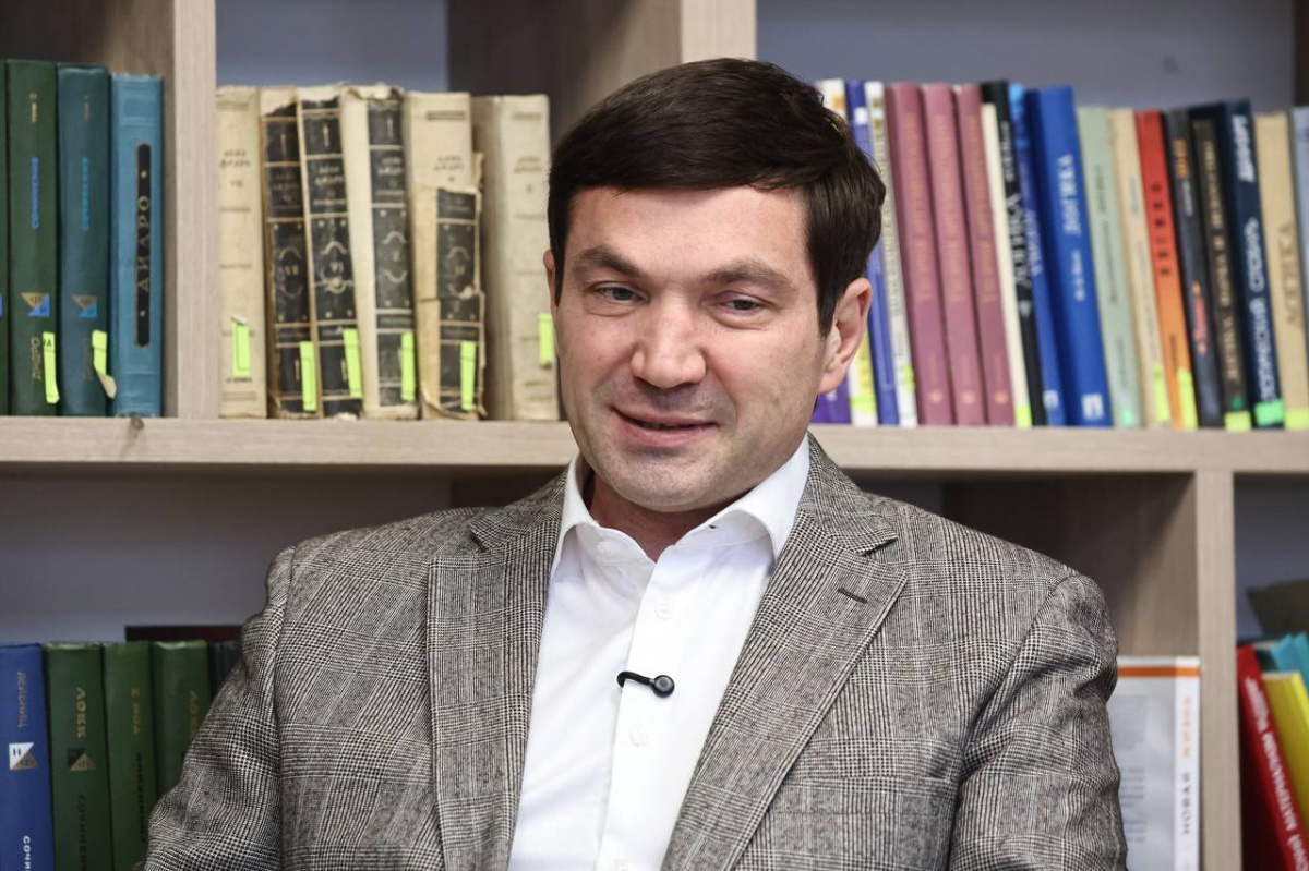 Алексей Лошкин поздравил челябинцев с Днем студента*