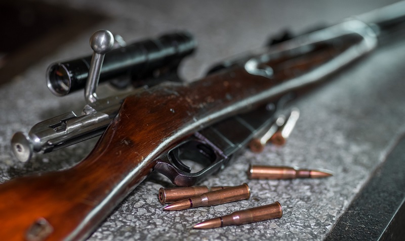 В Челябинской области и еще в 20 регионах накрыли нелегальных оружейников*1