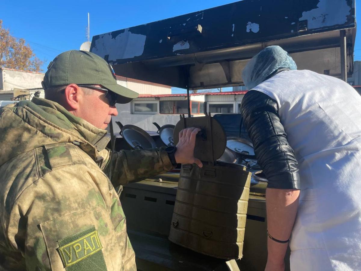 Народный борщ из Челябинска сварили в Херсонской области*1