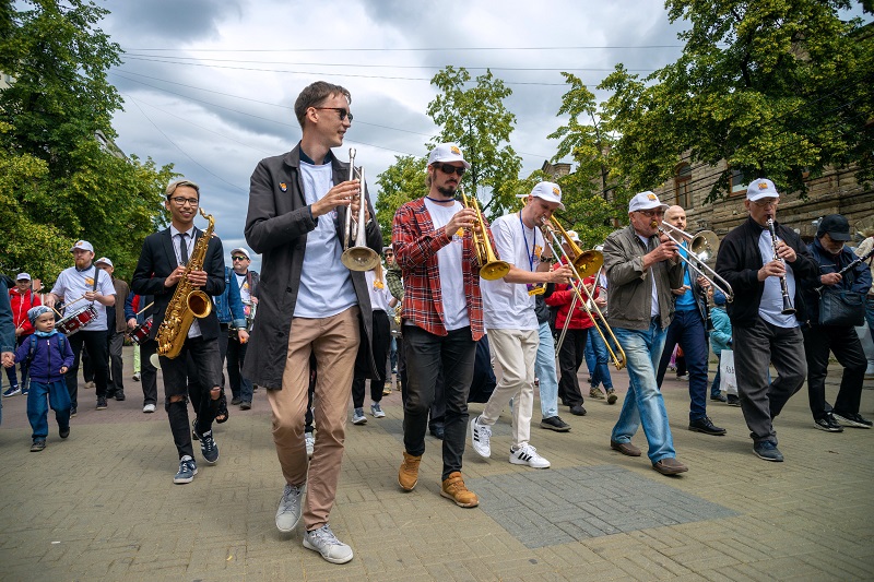 В Челябинске отменили джазовый стрит-парад из-за плохой погоды