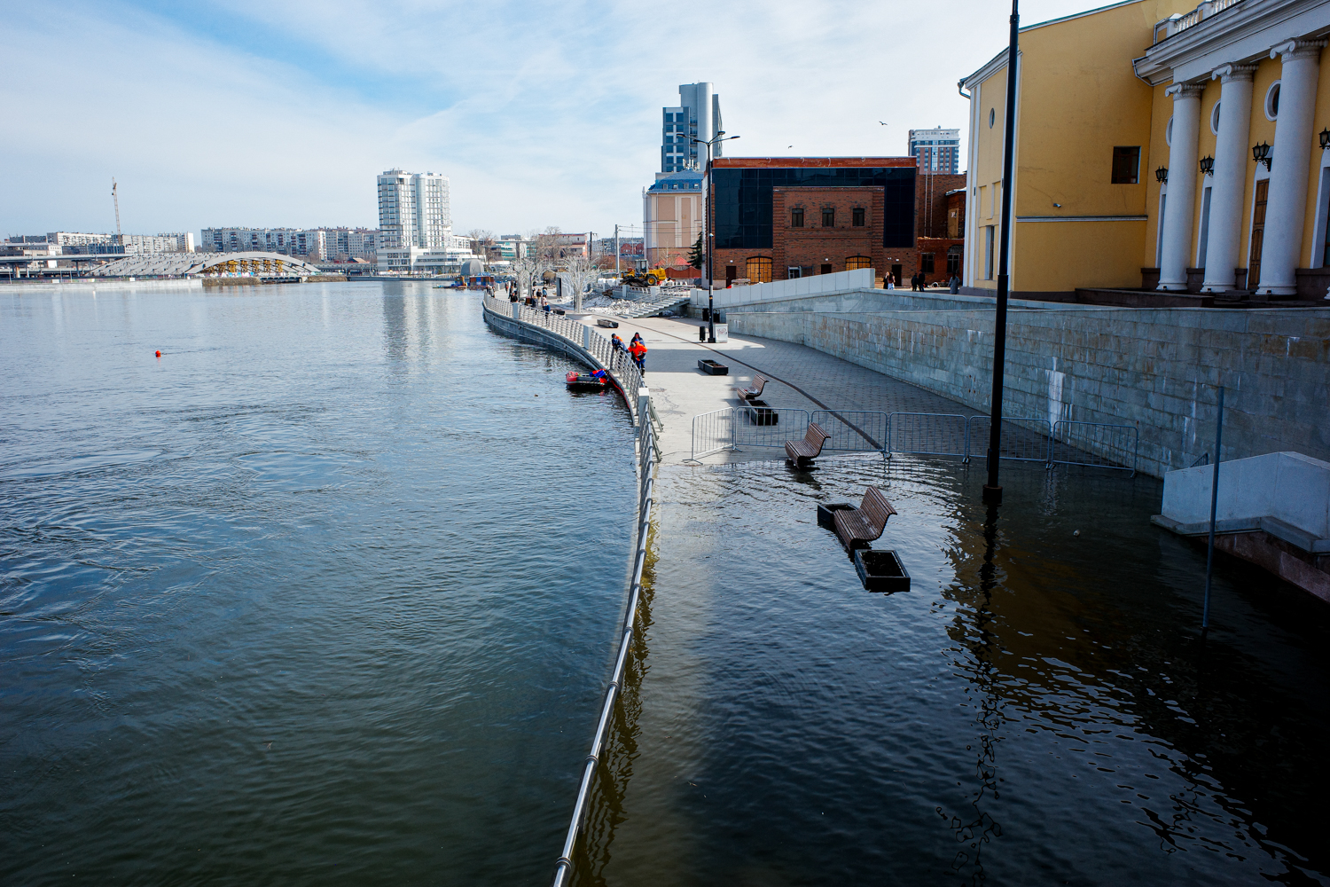 Челябинск потек: почему горожане радуются приходу «большой воды»