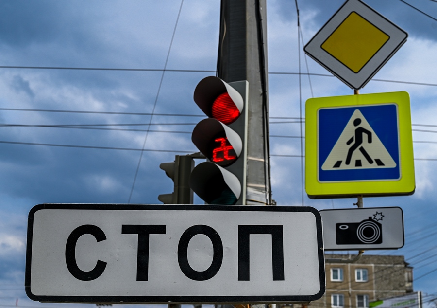 На трех перекрестках проспекта Победы в Челябинске отключат светофоры*1