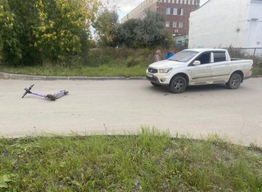Пикап сбил 14-летнего электросамокатчика в Челябинске*