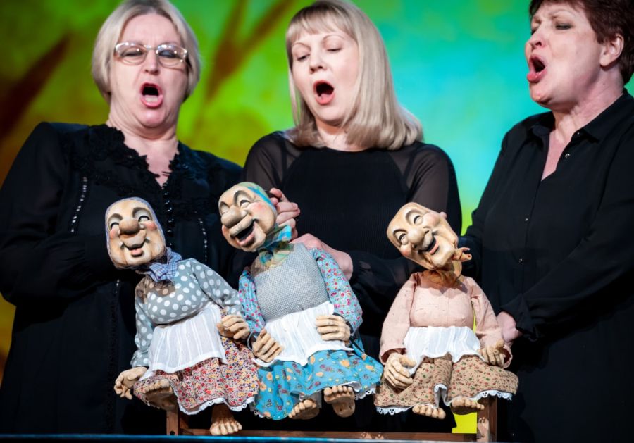 Певческий коллектив из челябинского театра кукол покоряет Москву*