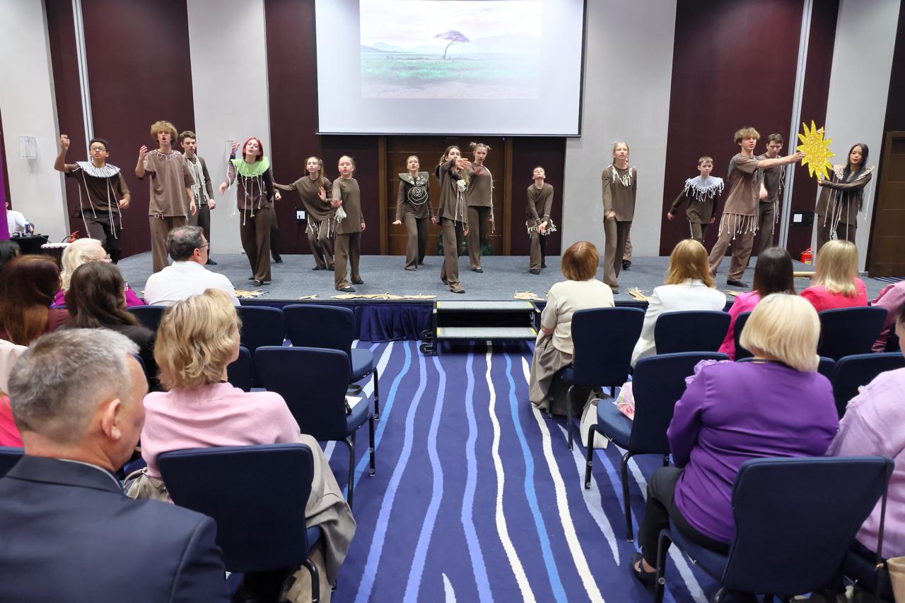 Молодые педагоги на форуме в Челябинске призвали усилить защиту учителей