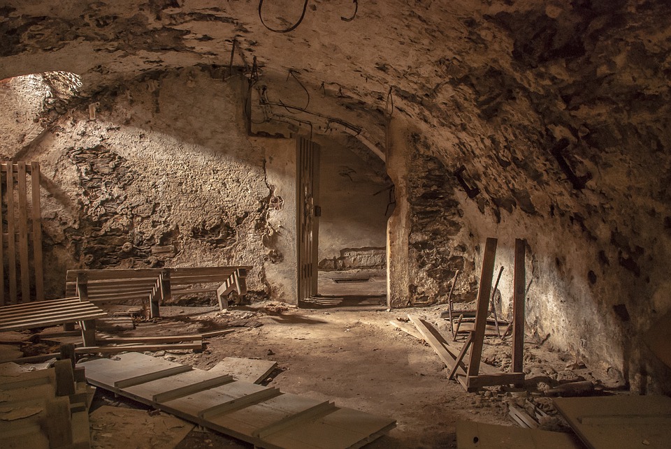 Ядовитый металл нашли в подвале дома в Магнитогорске