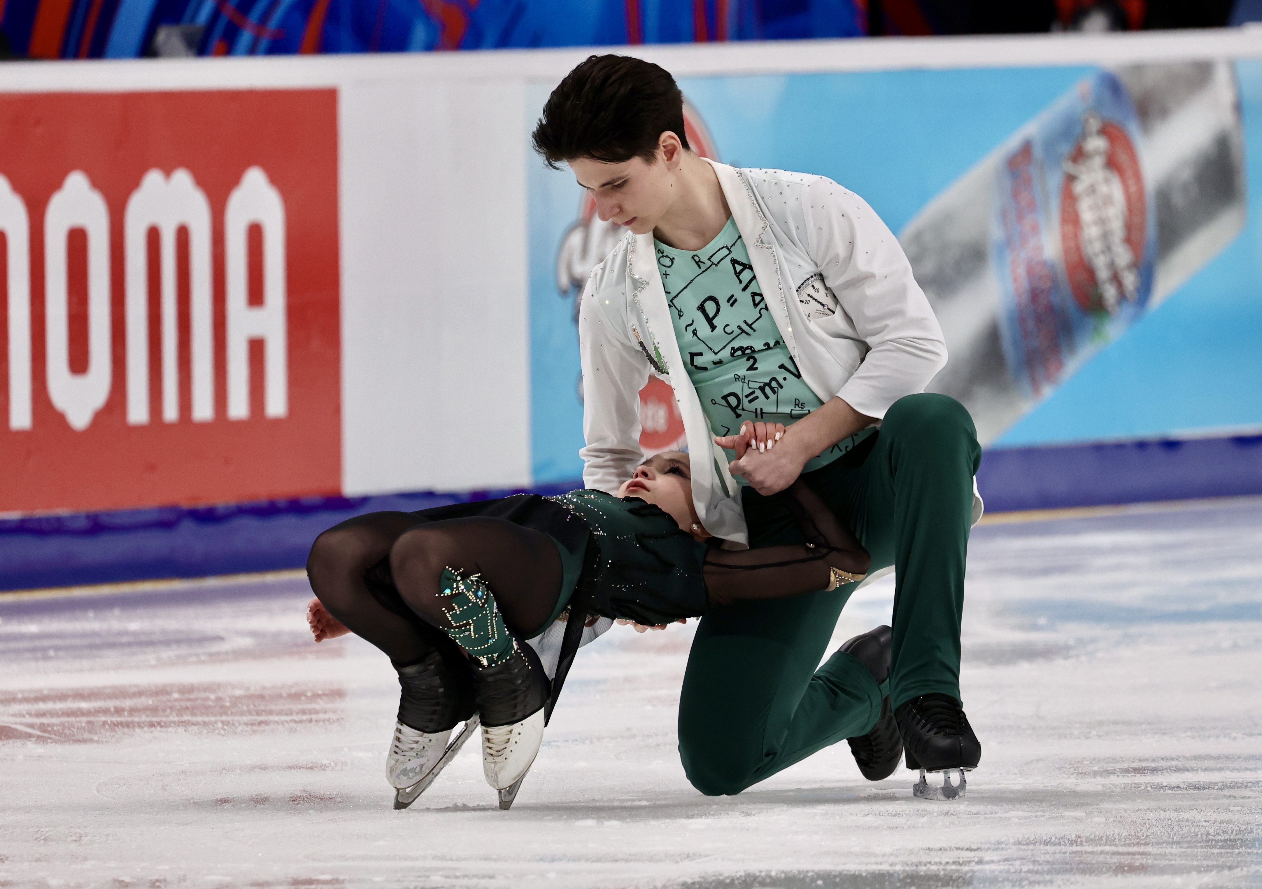 Все снова в восторге: Челябинск принимает юниорское первенство по фигурному катанию