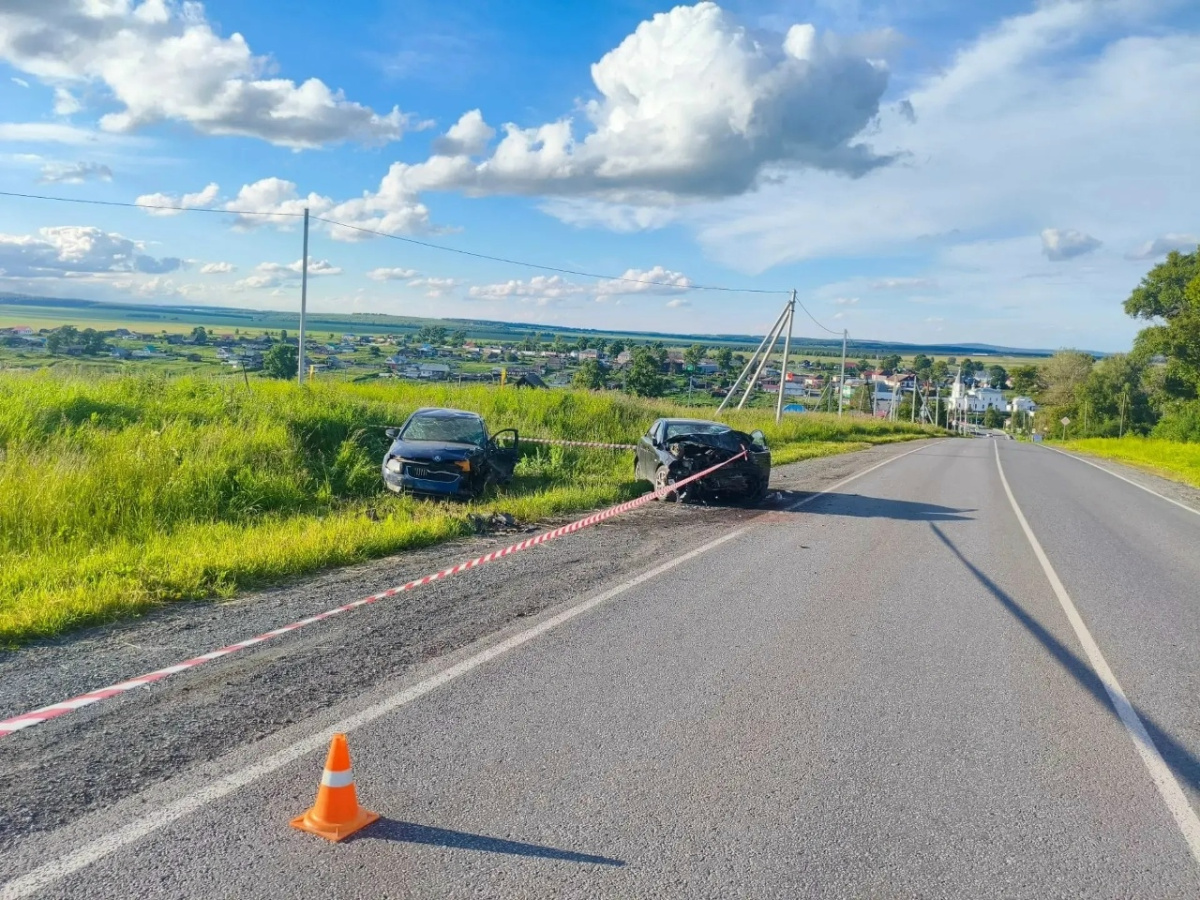 В мощном ДТП под Саткой пострадали пять человек, включая детей*