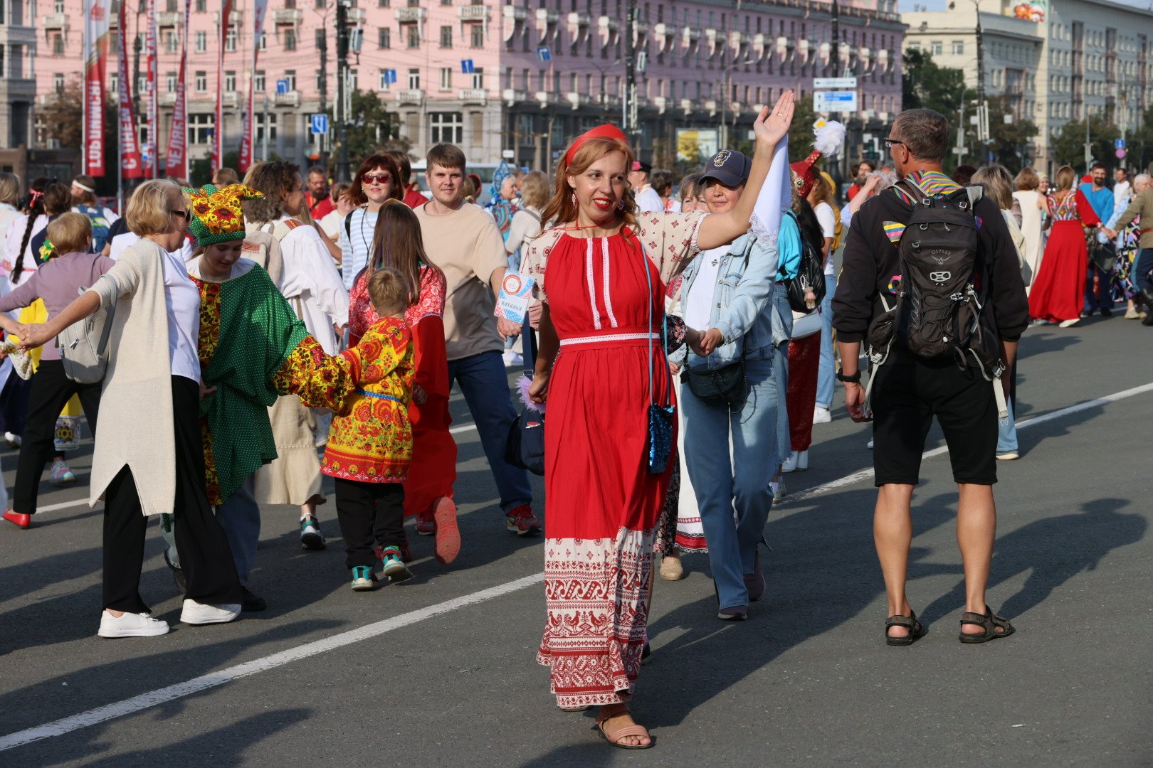 В Челябинске прошел масштабный фестиваль «Хороводы России»