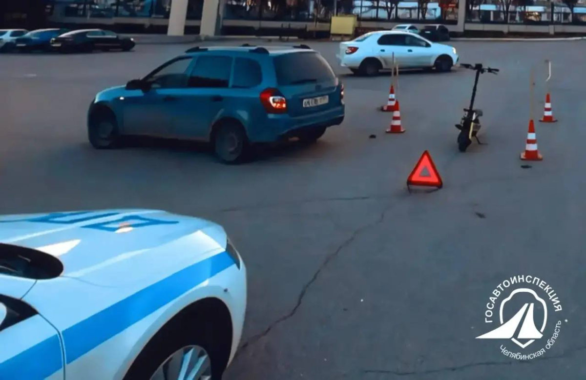 Легковушка при повороте сбила самокат с наездником в Магнитогорске*1