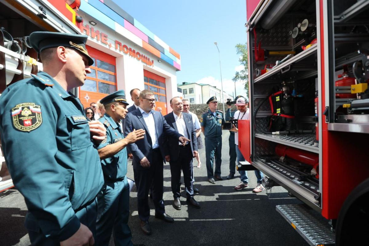Алексей Текслер открыл новое пожарное депо в Карабаше*1