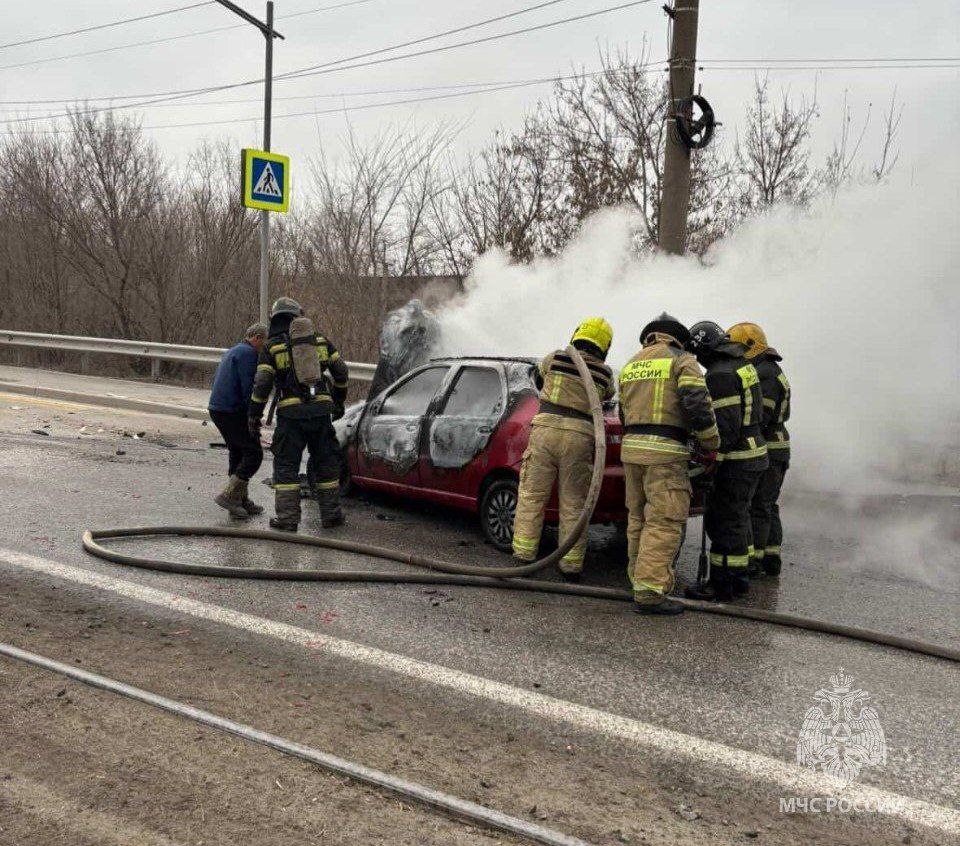 В Магнитогорске Fiat врезался в Infiniti и выгорел дотла *