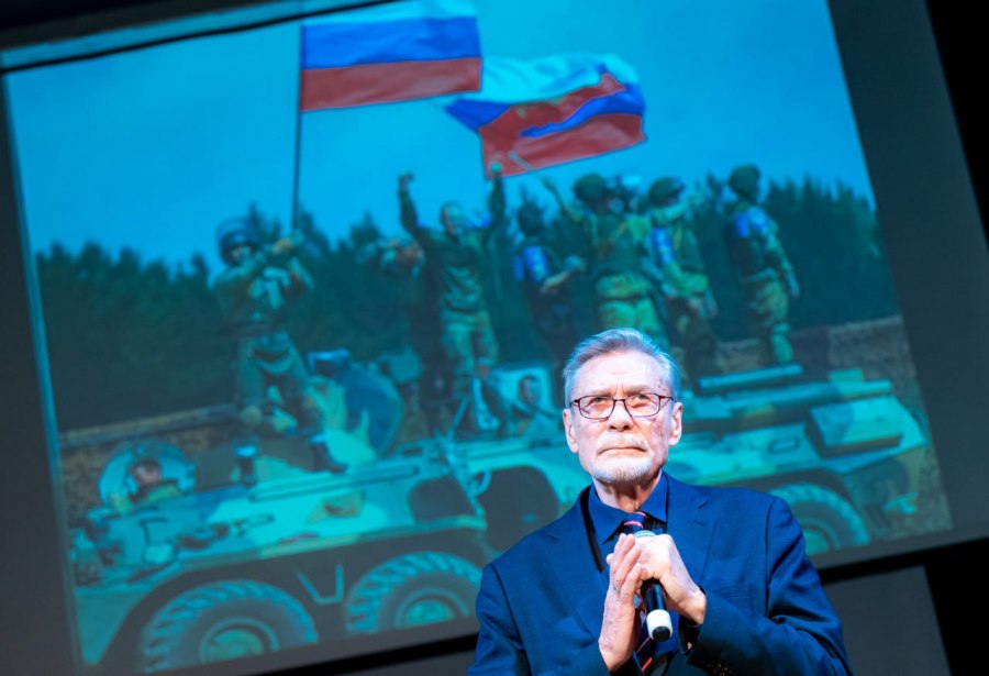 Фестиваль «Человек театра» в Челябинске стартовал на патриотической ноте
