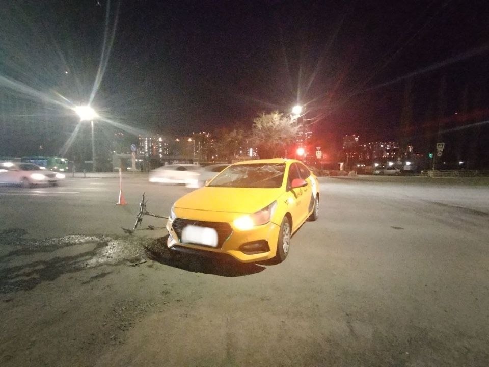 Самокат и такси не поделили перекрёсток в Челябинске*