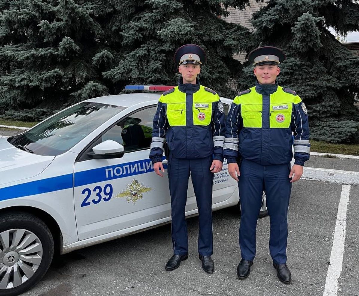 Челябинские инспекторы ДПС помогли экстренно доставить в больницу ребенка*