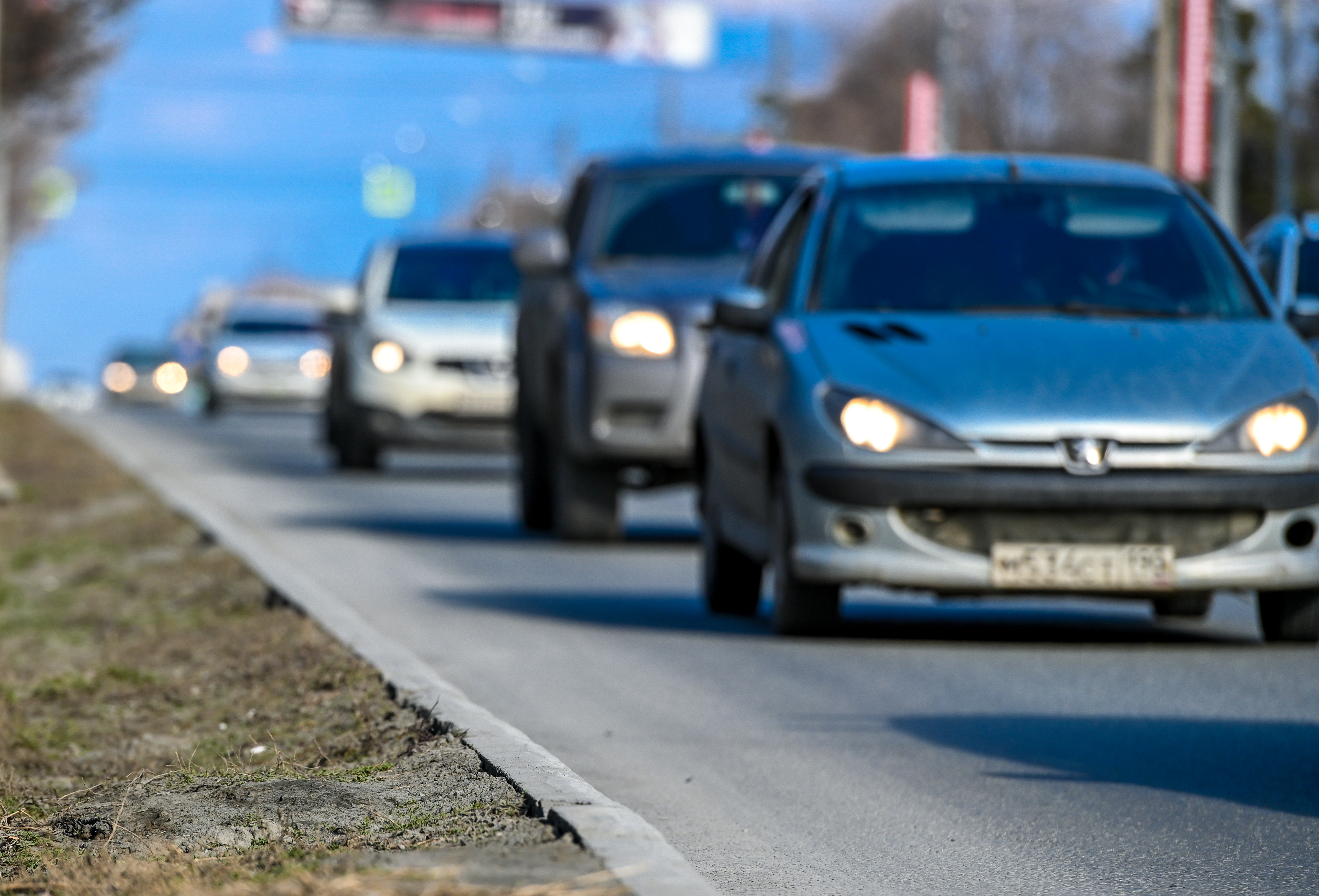 Аварии и пробки в семь баллов сковали движение на дорогах Челябинска*1