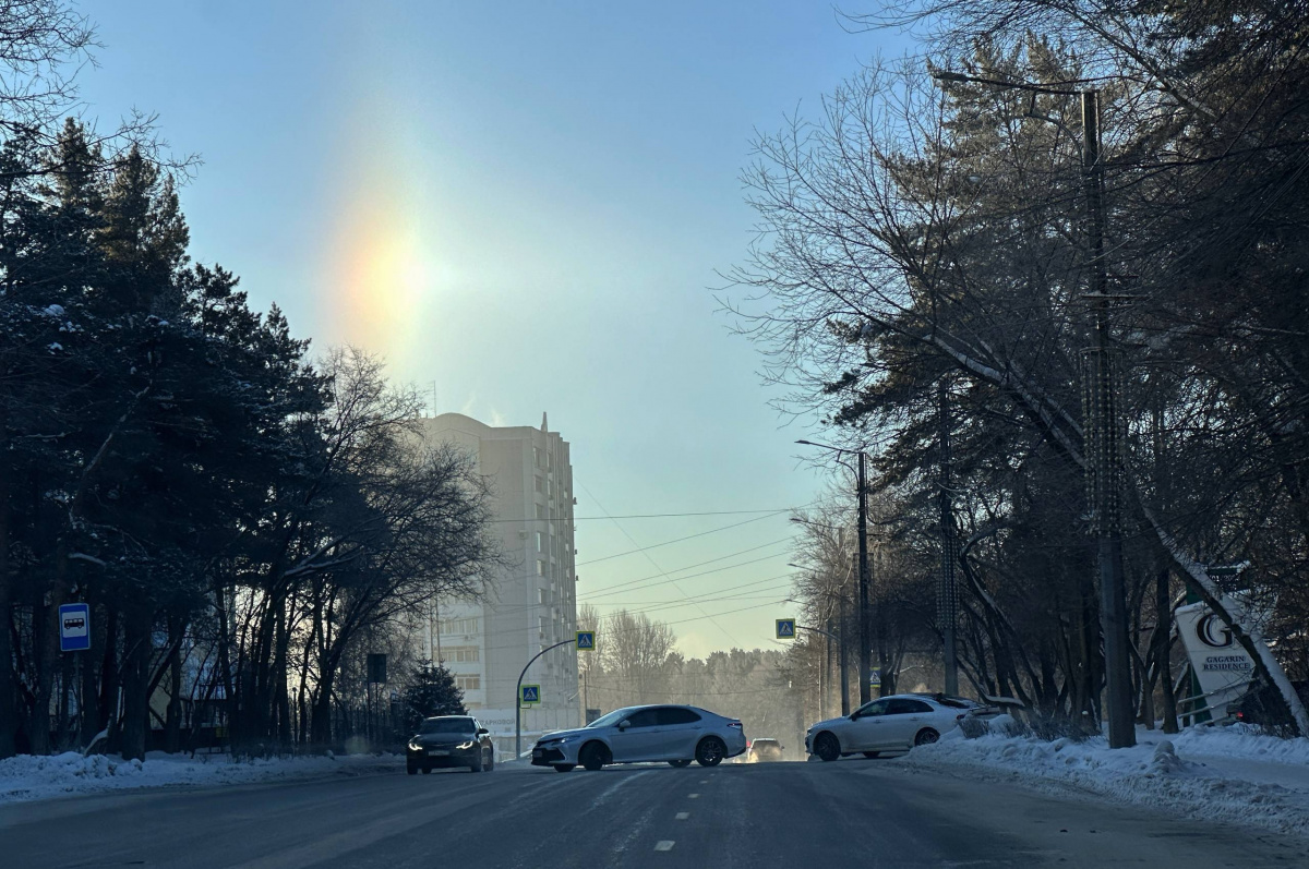 Утром 15 января в небе над Челябинском снова появилась зимняя радуга*1