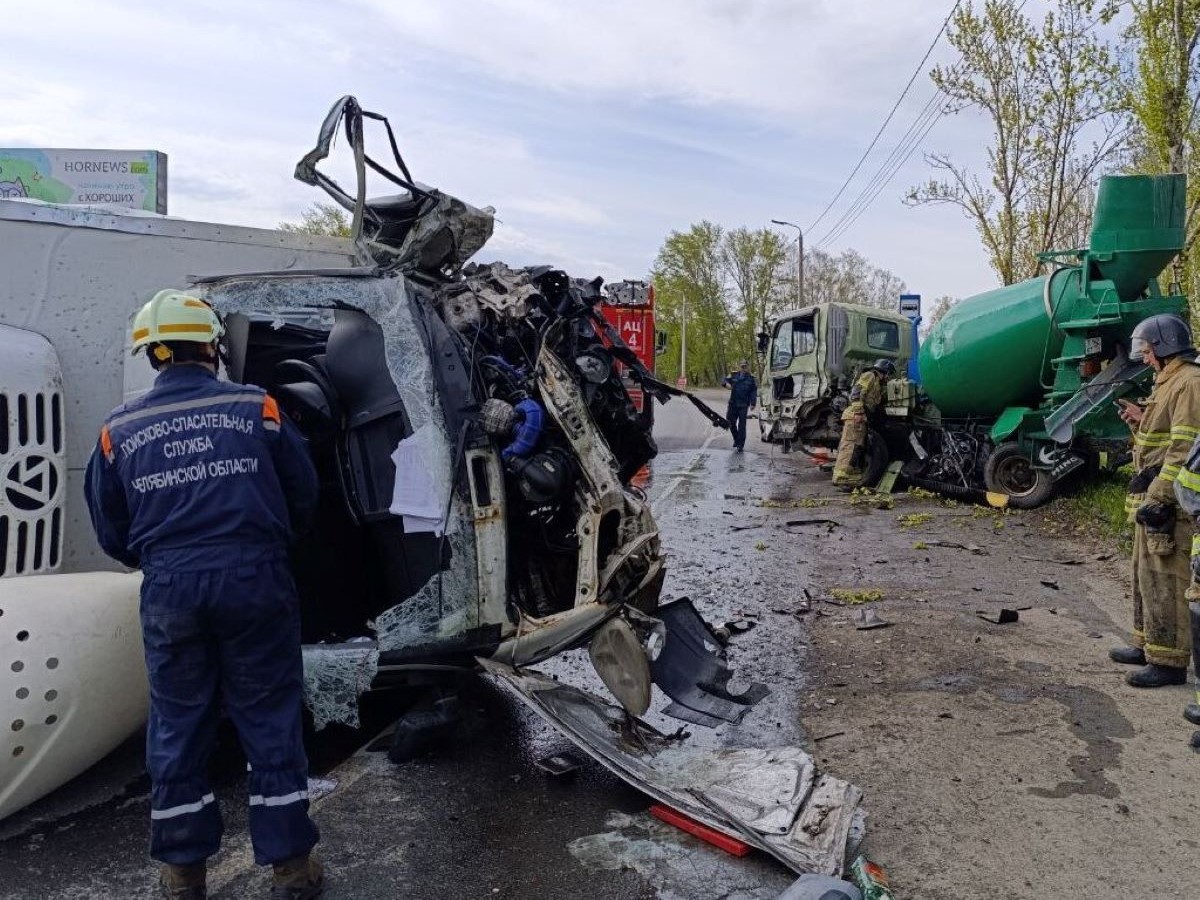 Спасатели рассказали детали жуткого ДТП с грузовиками в Челябинске*