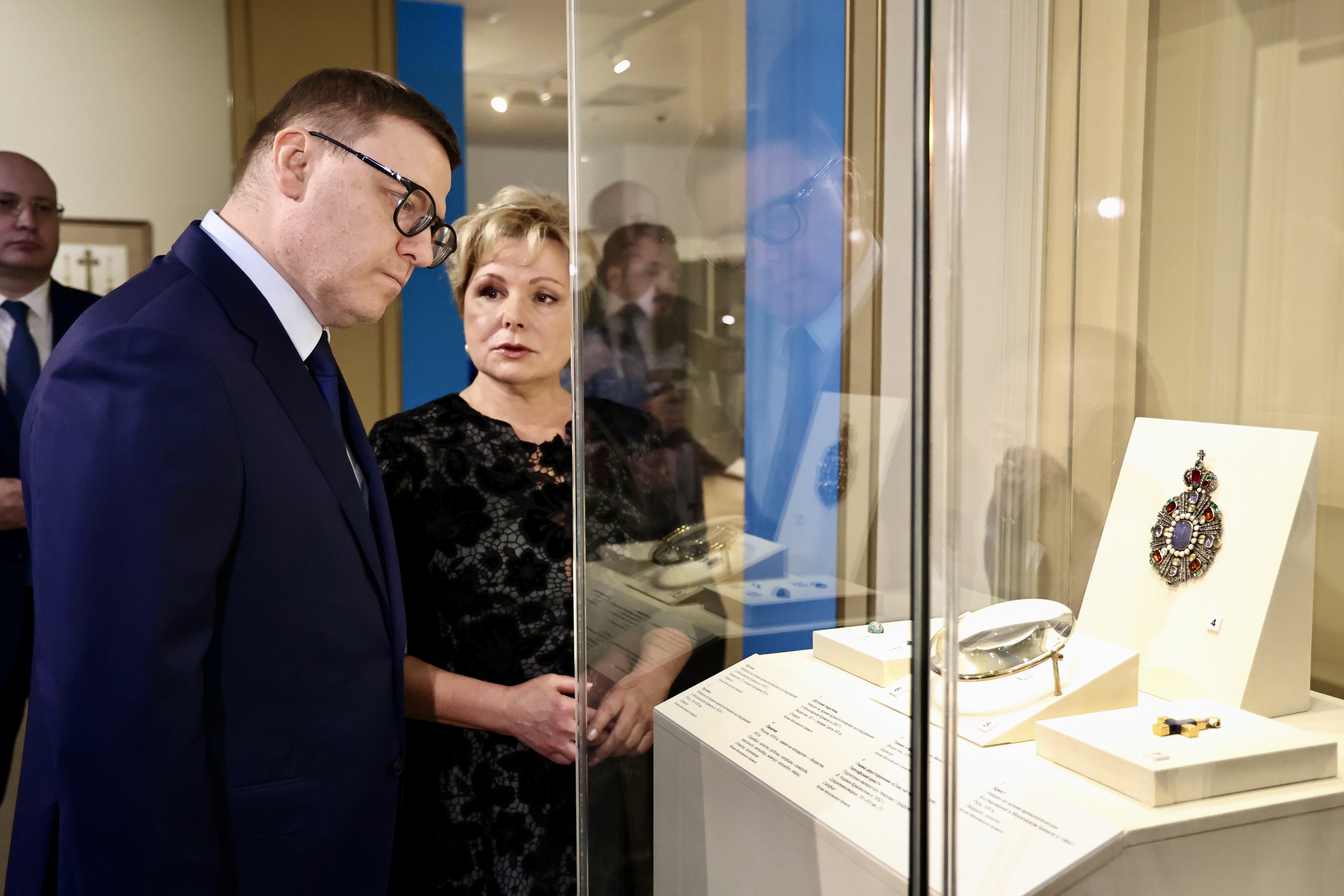 В Челябинске открылась «гипнотизирующая» выставка сокровищ Московского Кремля