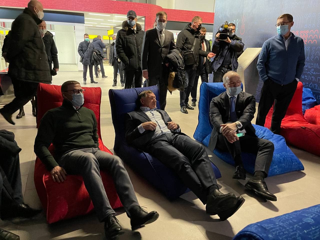 Заместитель Мишустина отдохнул в кинотеатре челябинского аэропорта