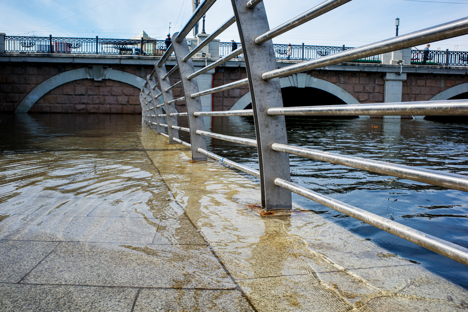 Челябинск потек: почему горожане радуются приходу «большой воды»