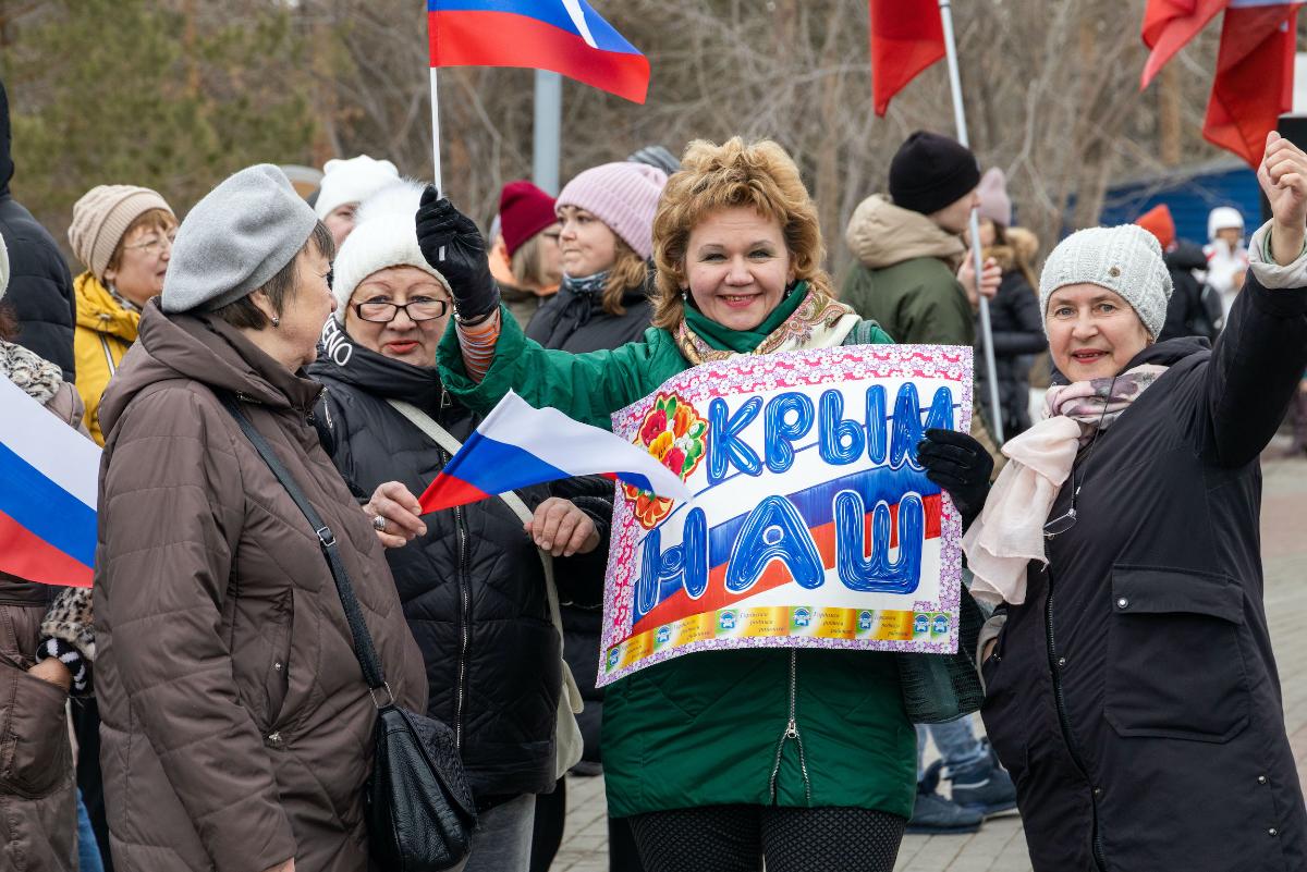 Три тысячи челябинцев отпраздновали годовщину присоединения Крыма