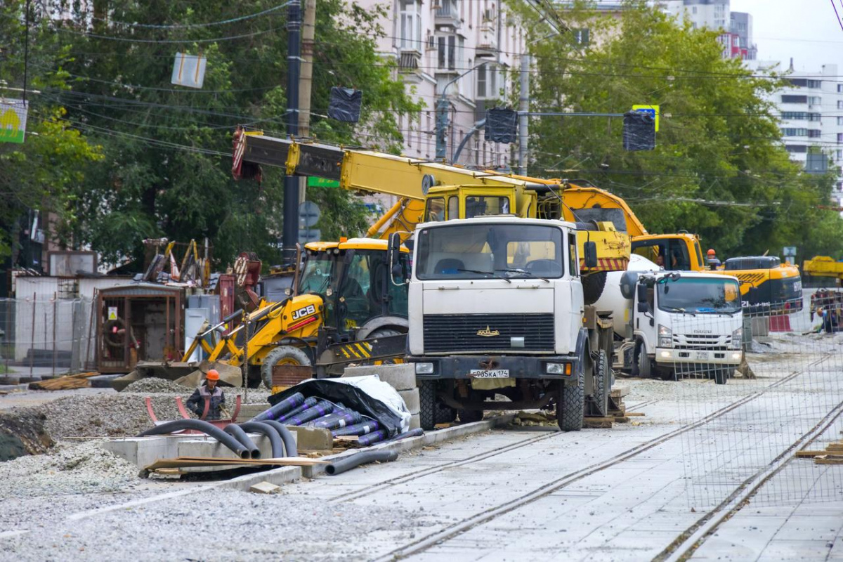 В Челябинске на две недели закрыли движение по участку улицы Сони Кривой*1