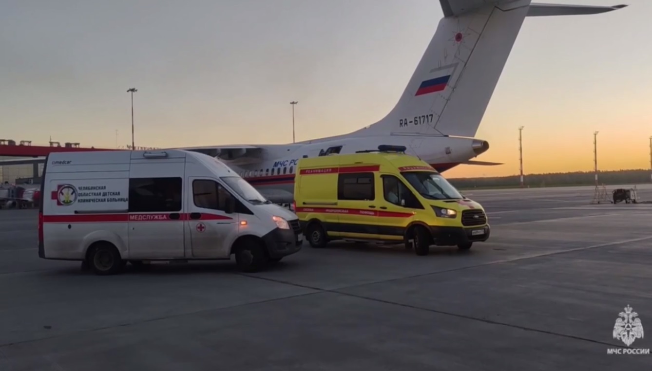 Пострадавших при бойне в школе Челябинска детей доставили в Москву*