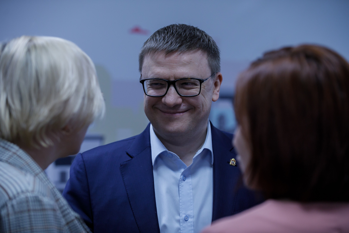 Алексей Текслер поздравил медработников с профессиональным праздником*1