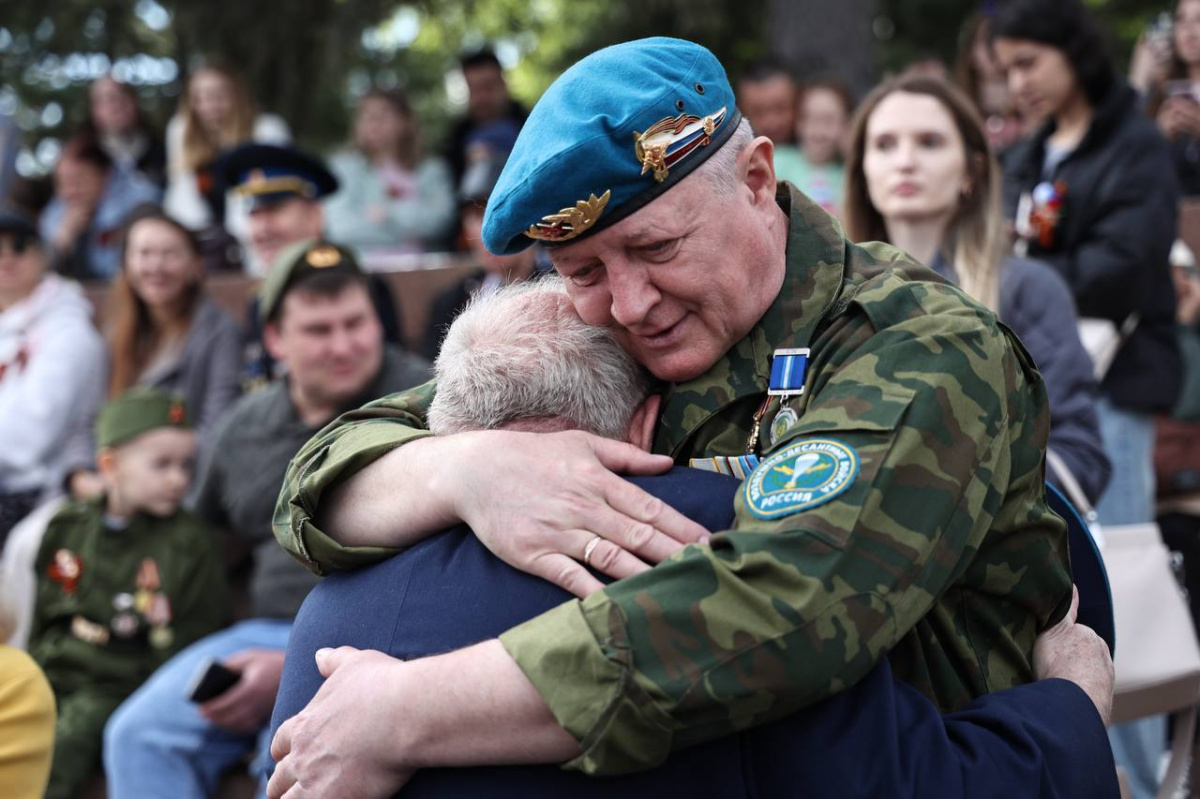 Парад Победы в лицах: эмоциональный фоторепортаж из сердца Челябинска*1