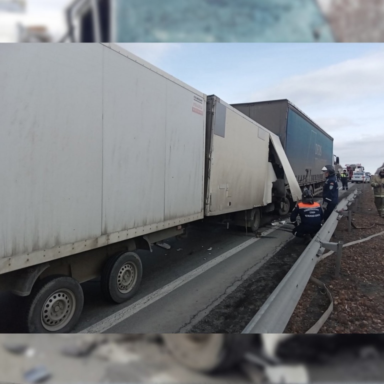В Челябинской области водитель грузовика погиб в смятой кабине после ДТП