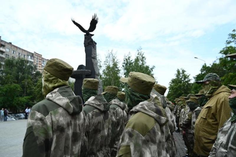 Представили фонда «Защитники Отечества» обсудили меры поддержки участников СВО*1