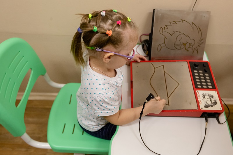 Челябинскому детсаду подарили оборудование для восстановления зрения 