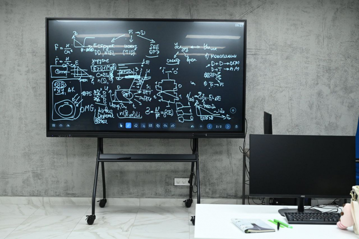 Родители рассказали об условиях обучения в огромной школе на Северо-западе Челябинска*1