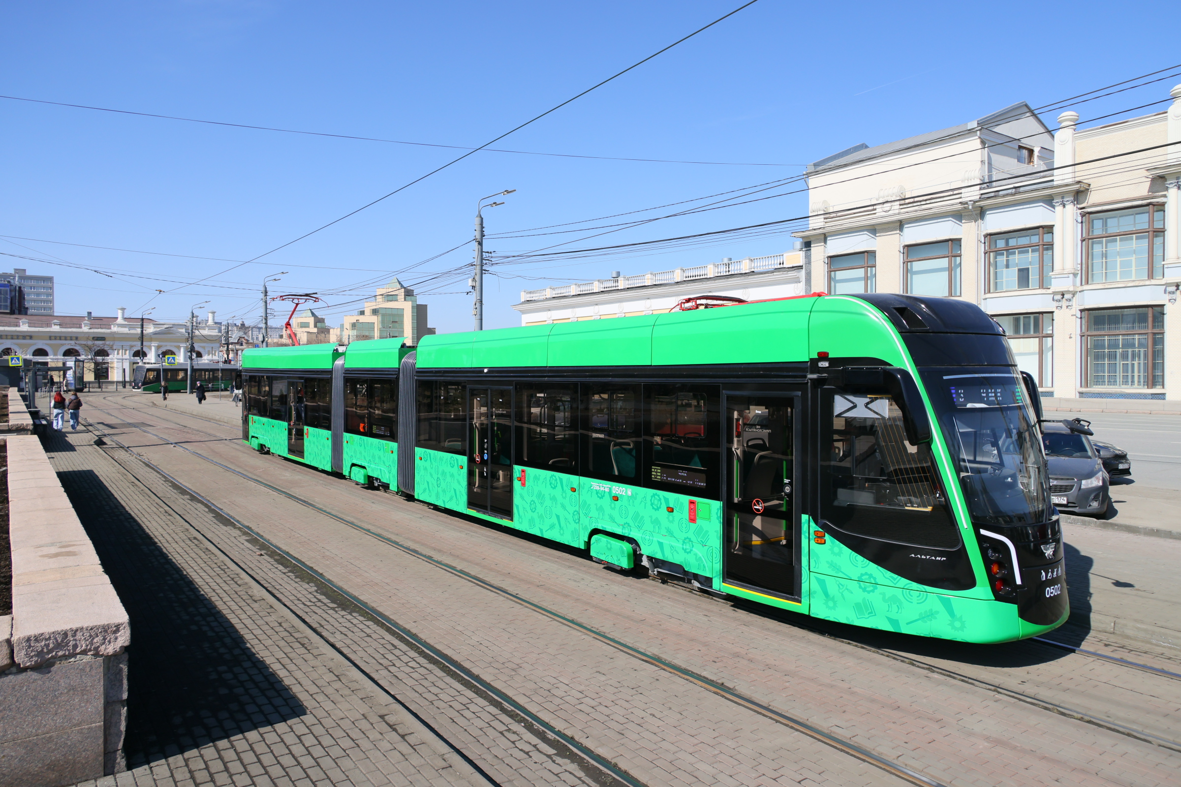 «Роскошь, просто роскошь»: мы прокатились на челябинском трёхсекционном трамвае