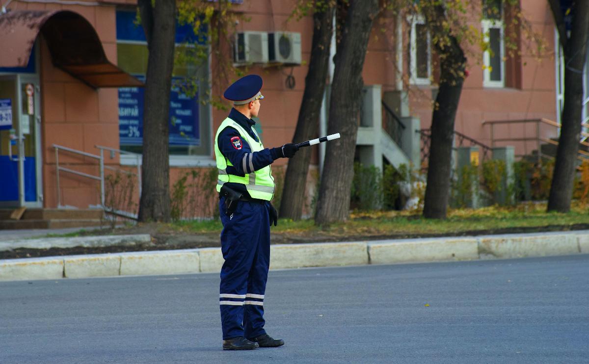 Водитель устроил аварию с попуткой и автобусом в центре Челябинска*1