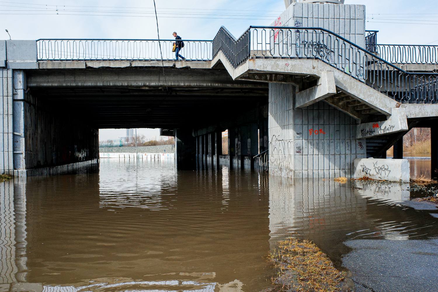 Челябинск потек: почему горожане радуются приходу «большой воды»