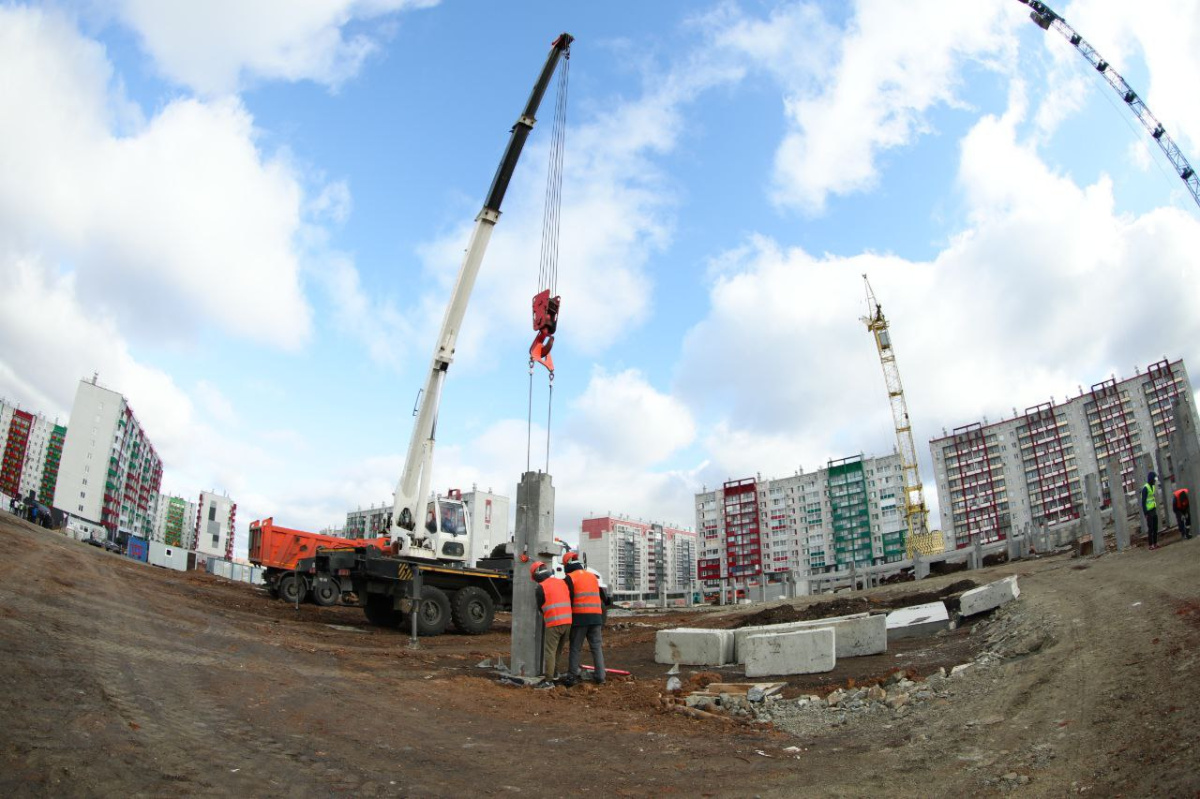 Московичи отказались строить школу в Челябинске и требуют 136 млн от Минобразования*