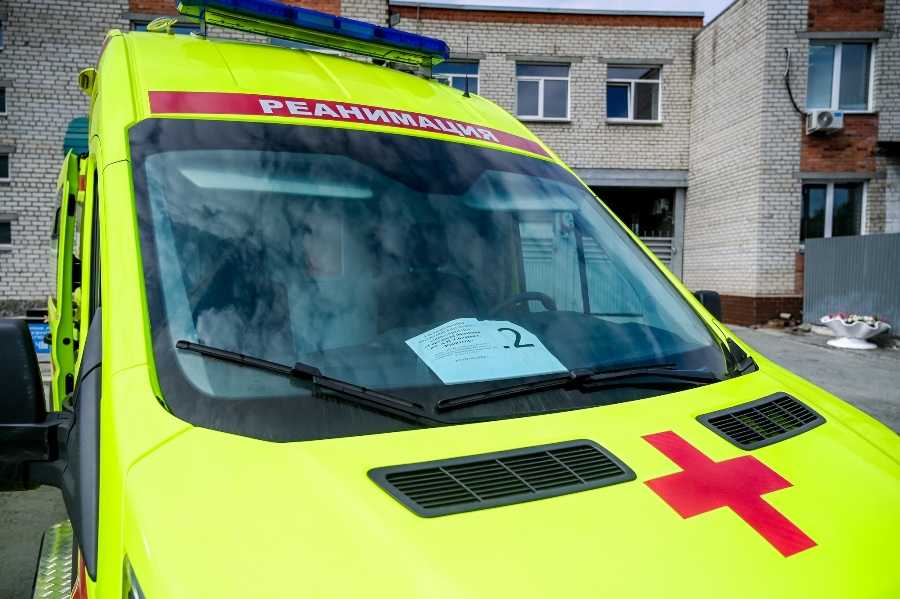 В Челябинске при падении из окна погибла пациентка больницы*1
