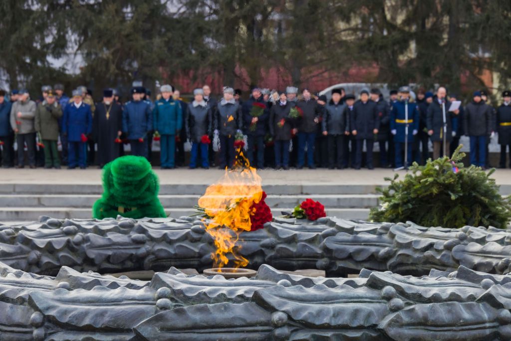 Челябинские полицейские сняли праздничный клип на День защитника Отечества*1