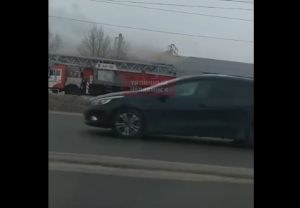 На фабрике дверей в Челябинске произошел крупный пожар 