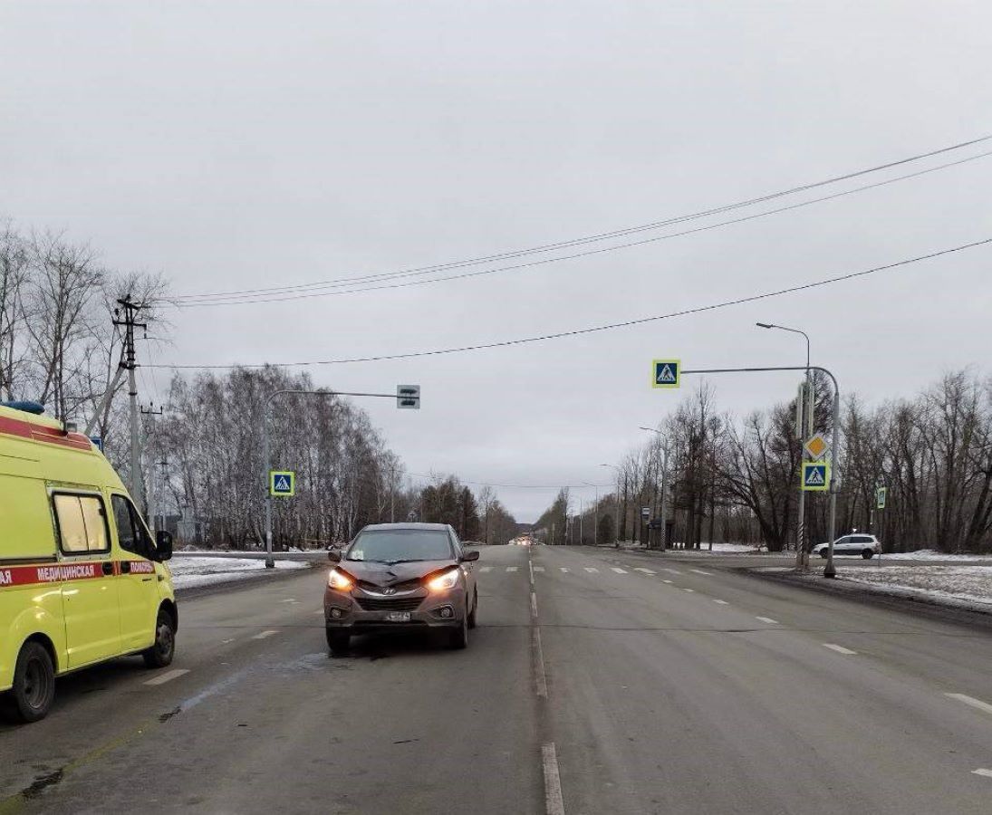 Иномарка сбила школьницу на дороге в аэропорт Челябинска*1