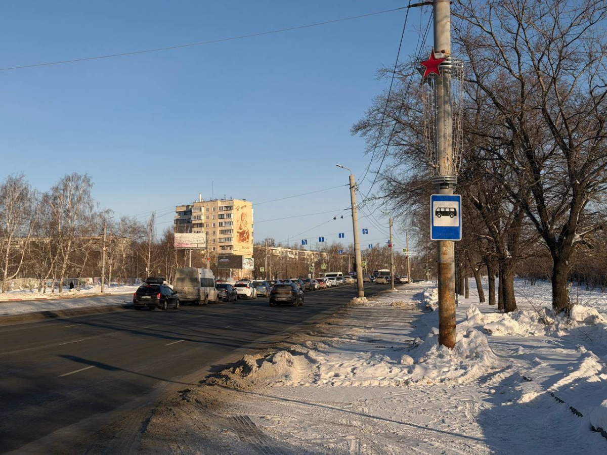На проспекте в Челябинске появились временные остановки для спецавтобуса*